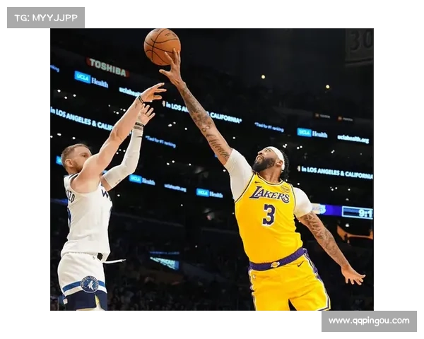 戴维斯分享父子共练篮球的独特乐趣与深刻收获 戴维斯分享父子共练篮球的独特乐趣与深刻收获